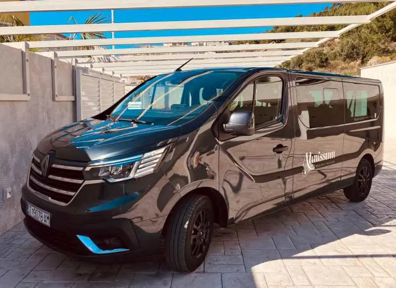 Private transfer vehicle available for ALMISSUM guests